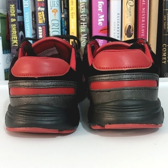 KENNETH COLE BLACK RED LACE UP LOW-TOP SNEAKERS SIZE 4 NWT - Picture 4 of 8